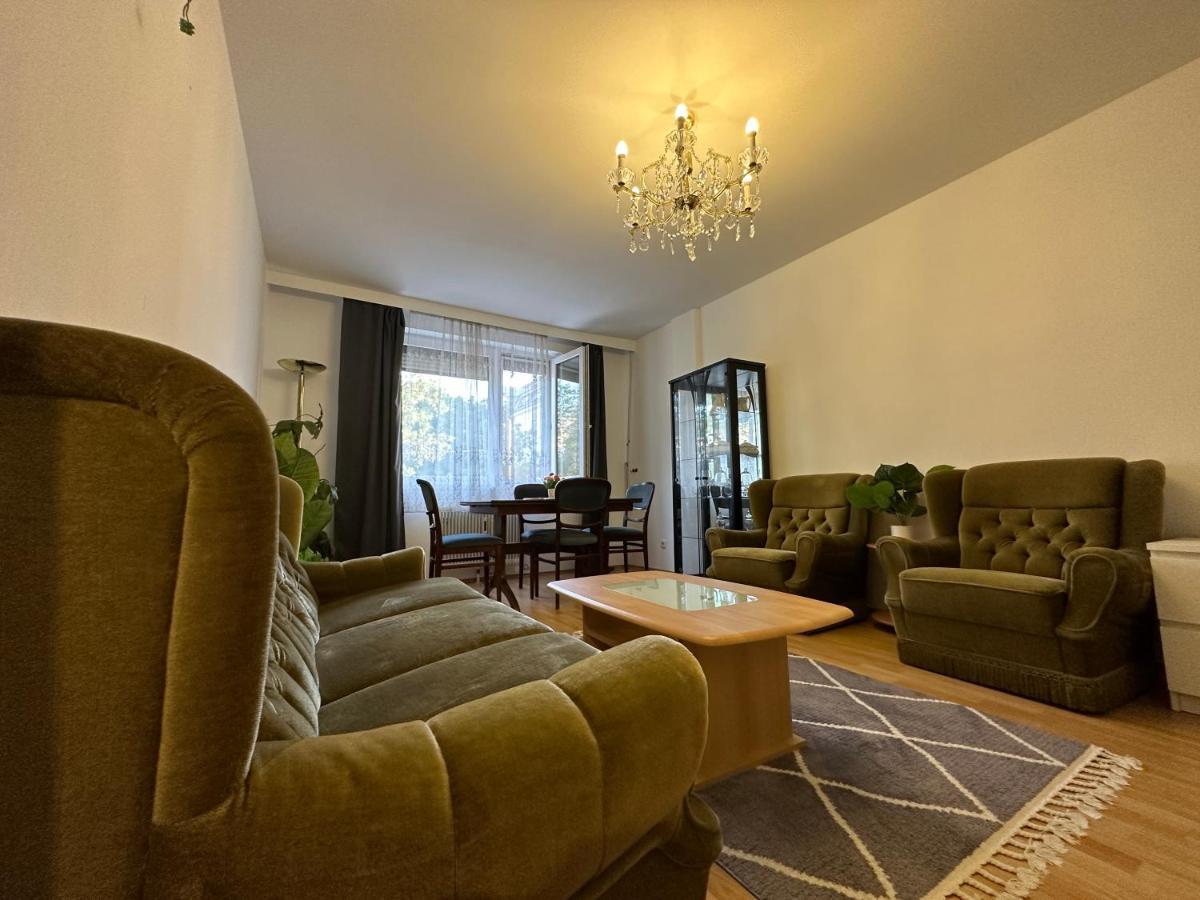 וינה 2 Rooms Flat With Balcony, Near Of Center מראה חיצוני תמונה