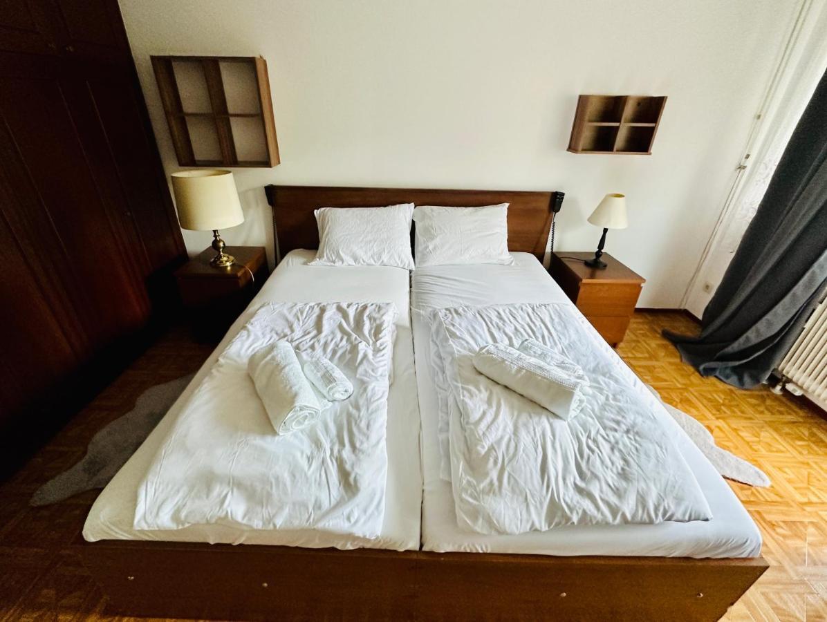 וינה 2 Rooms Flat With Balcony, Near Of Center מראה חיצוני תמונה