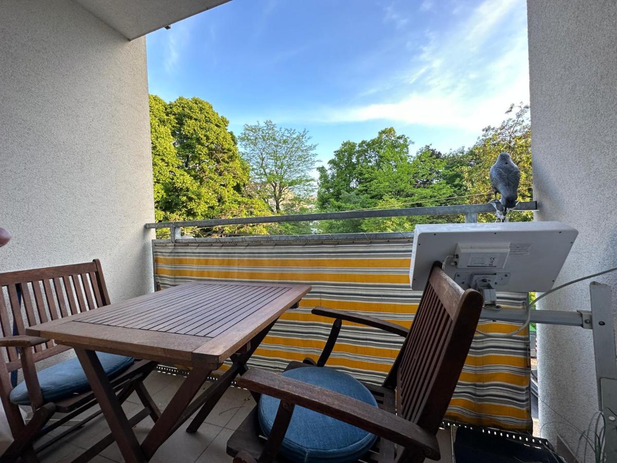 וינה 2 Rooms Flat With Balcony, Near Of Center מראה חיצוני תמונה