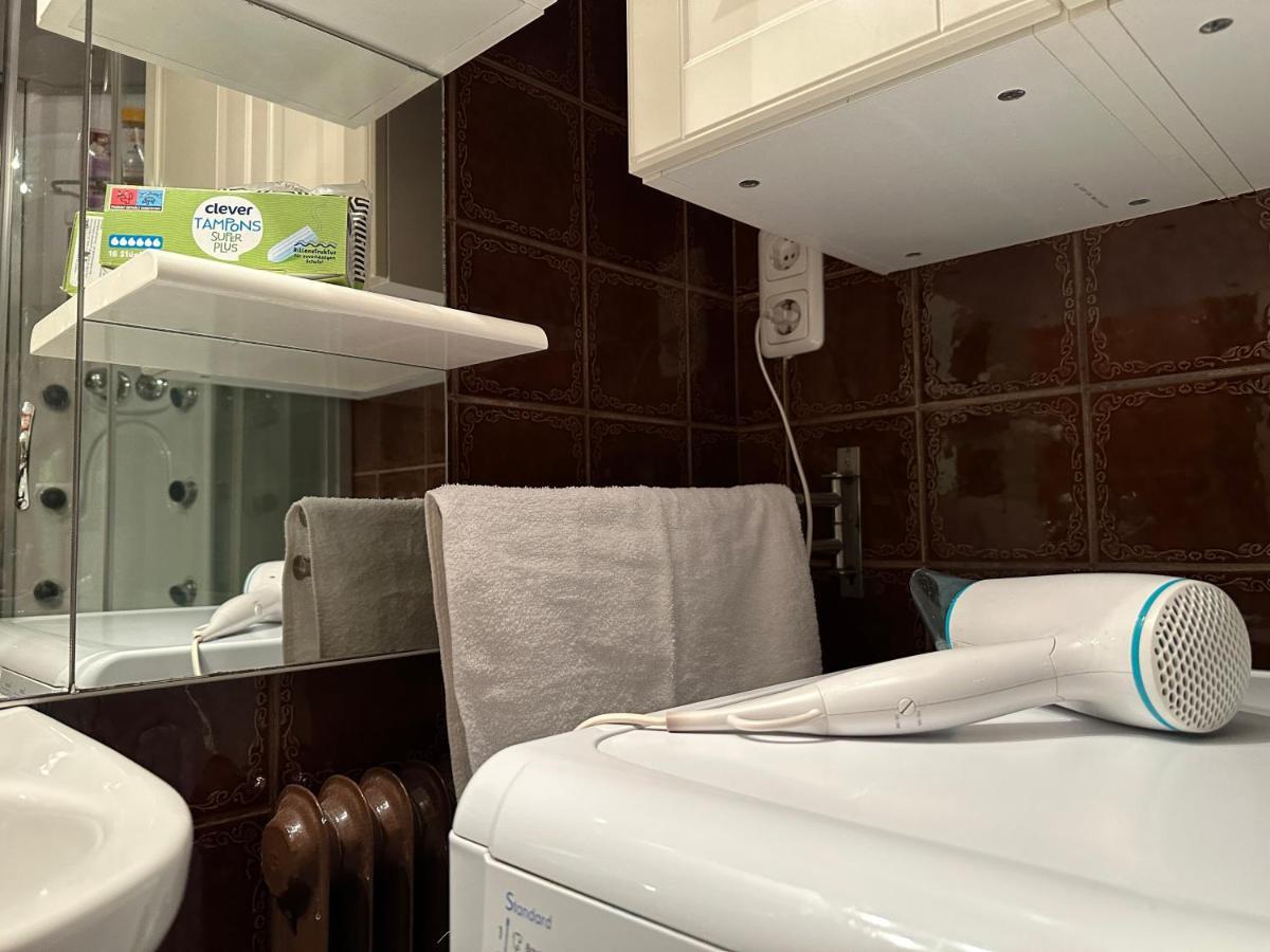 וינה 2 Rooms Flat With Balcony, Near Of Center מראה חיצוני תמונה