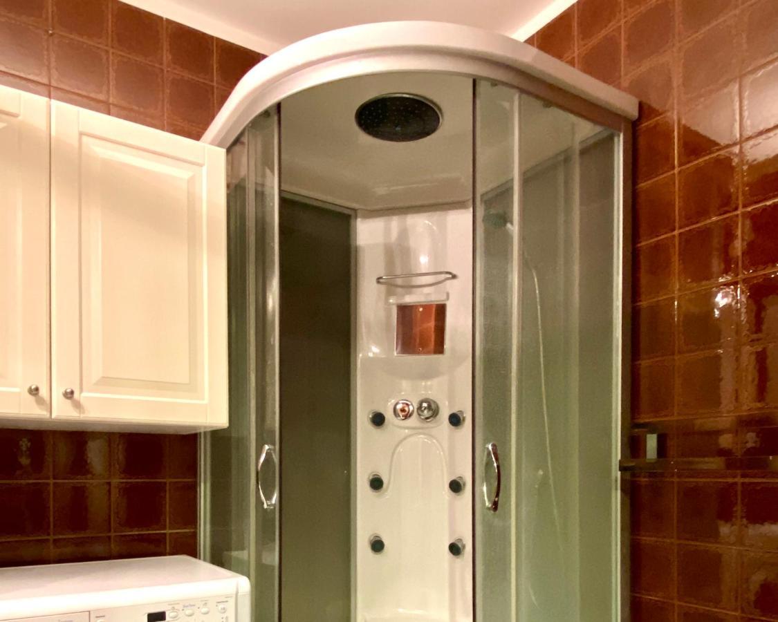 וינה 2 Rooms Flat With Balcony, Near Of Center מראה חיצוני תמונה