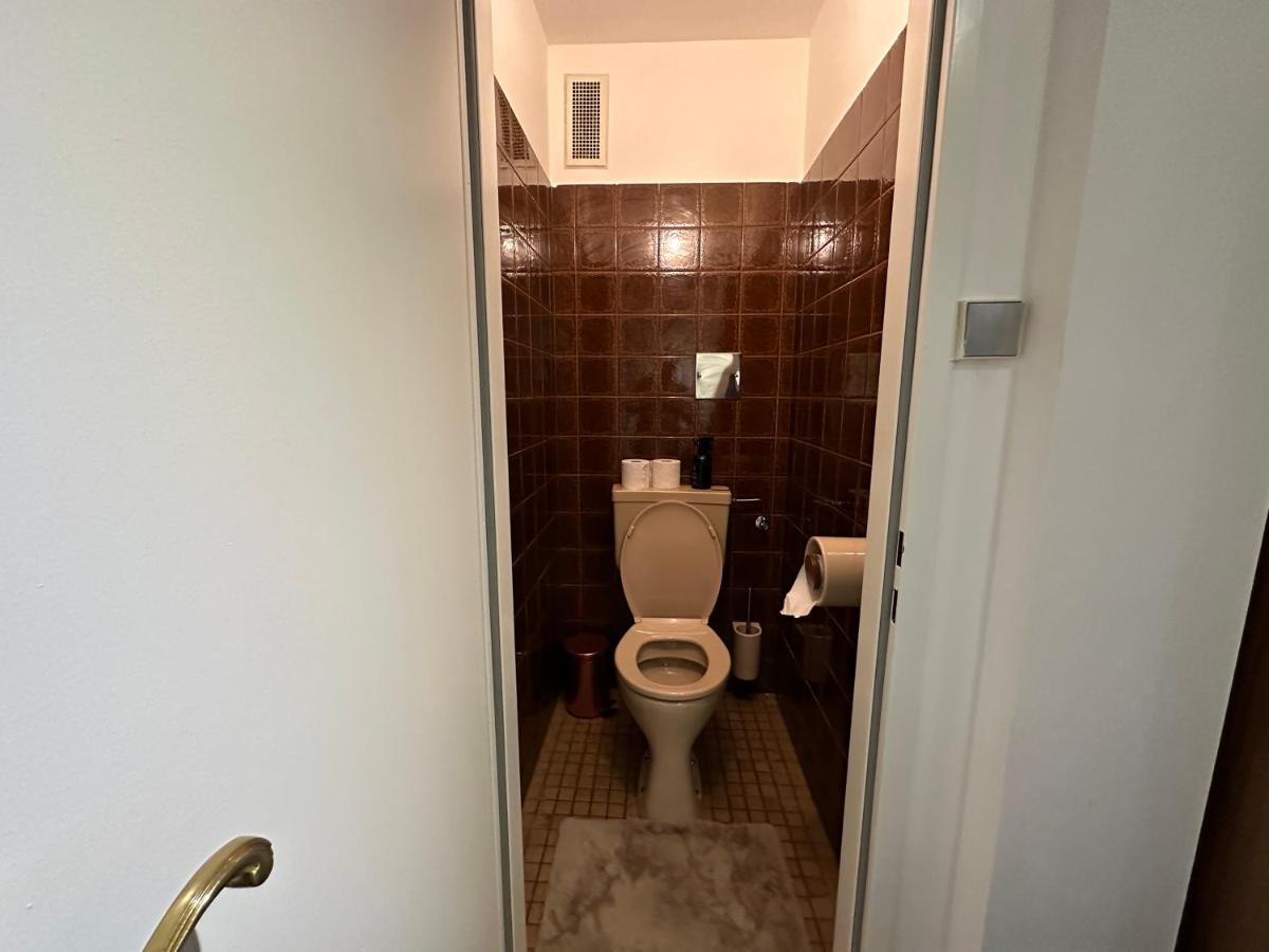 וינה 2 Rooms Flat With Balcony, Near Of Center מראה חיצוני תמונה